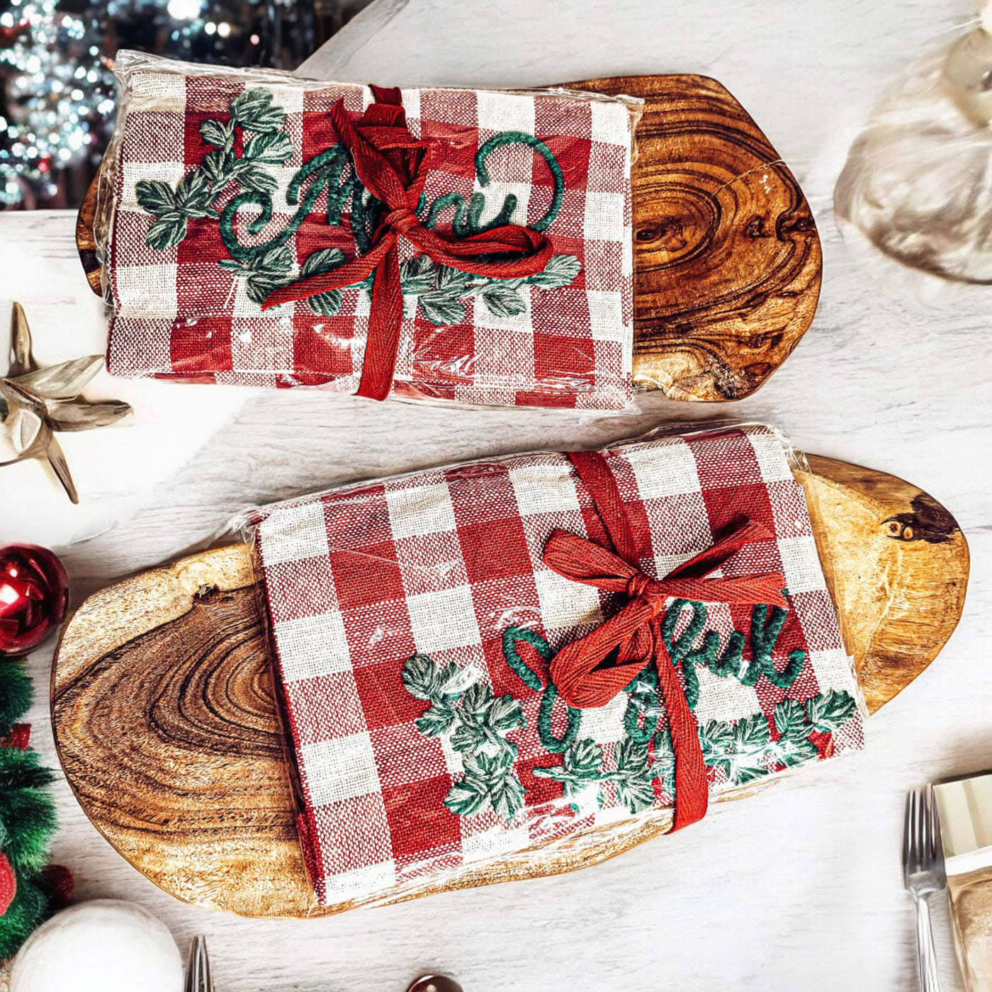 Holiday Charcuterie &amp; Tartan Towel Set