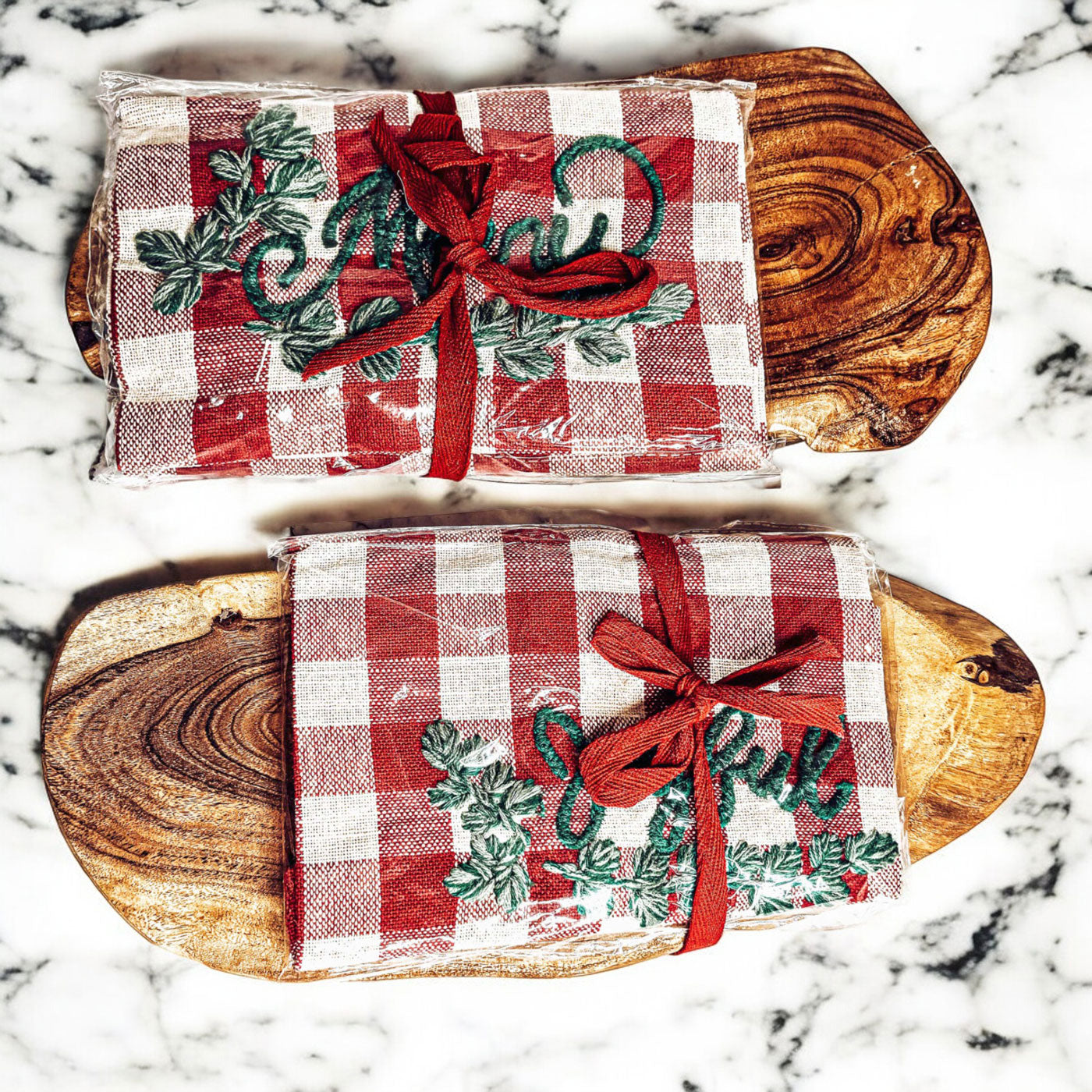 Holiday Charcuterie &amp; Tartan Towel Set